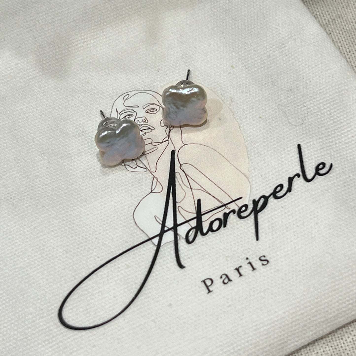 Collection Ephemeral - Pearl earrings