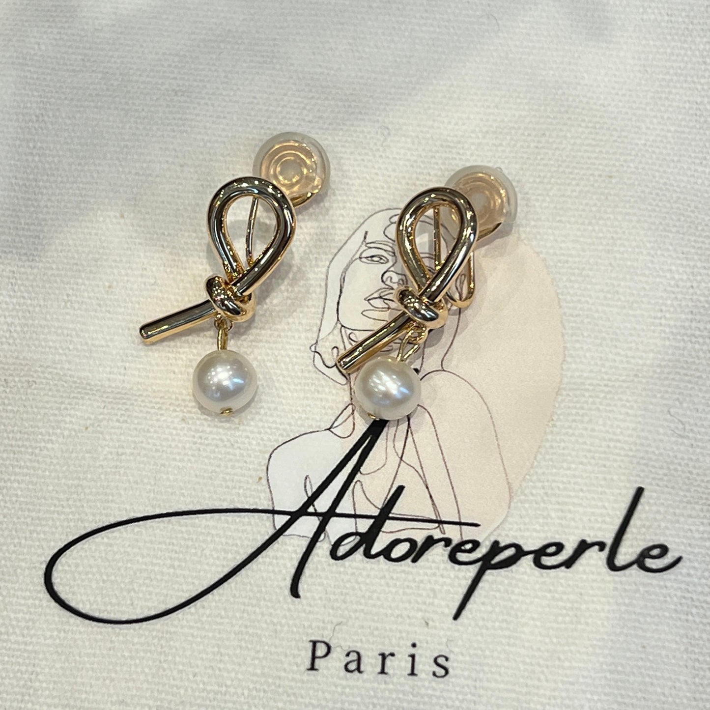 Collection Ephemeral - Pearl earrings