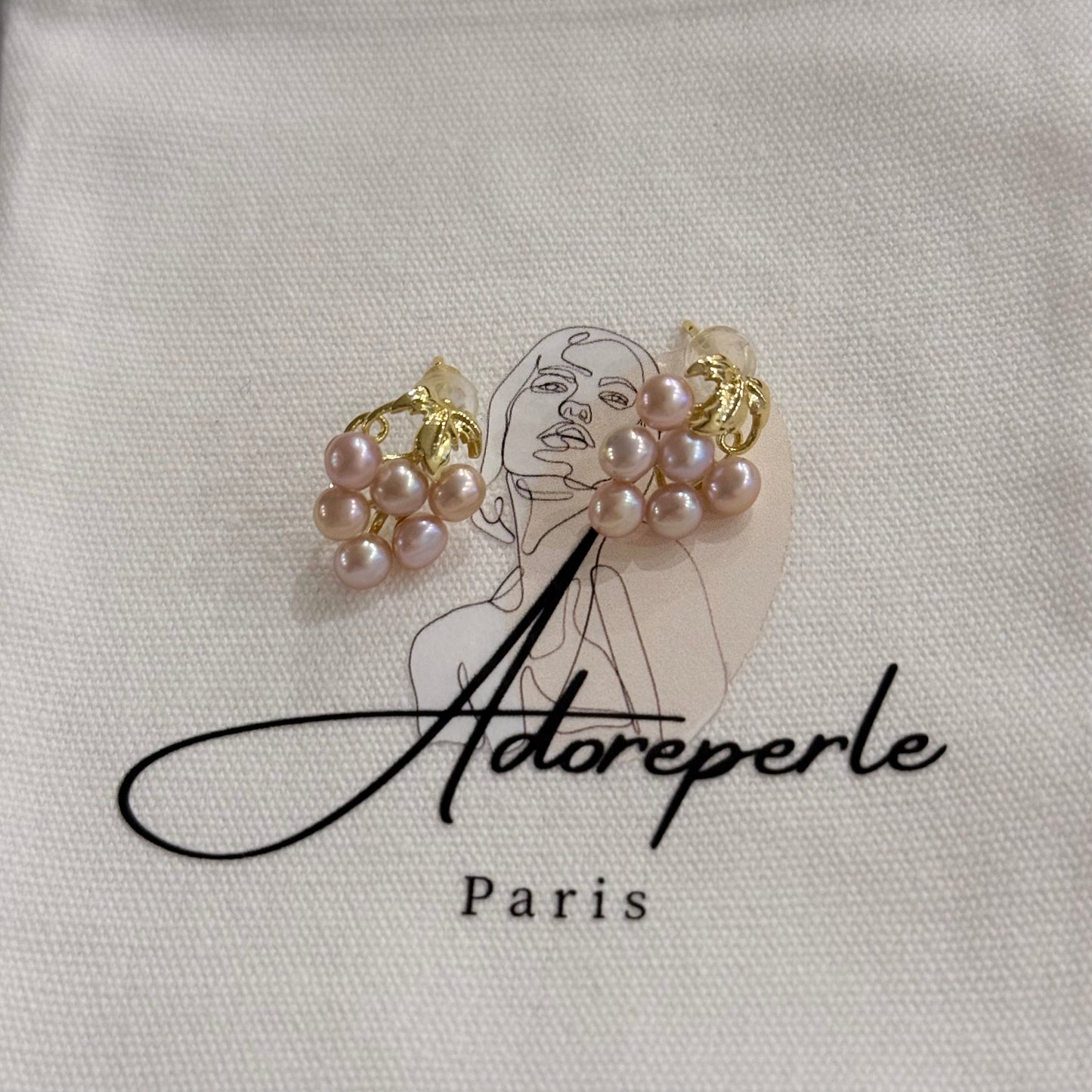 The Marais Collection — Pearl earrings