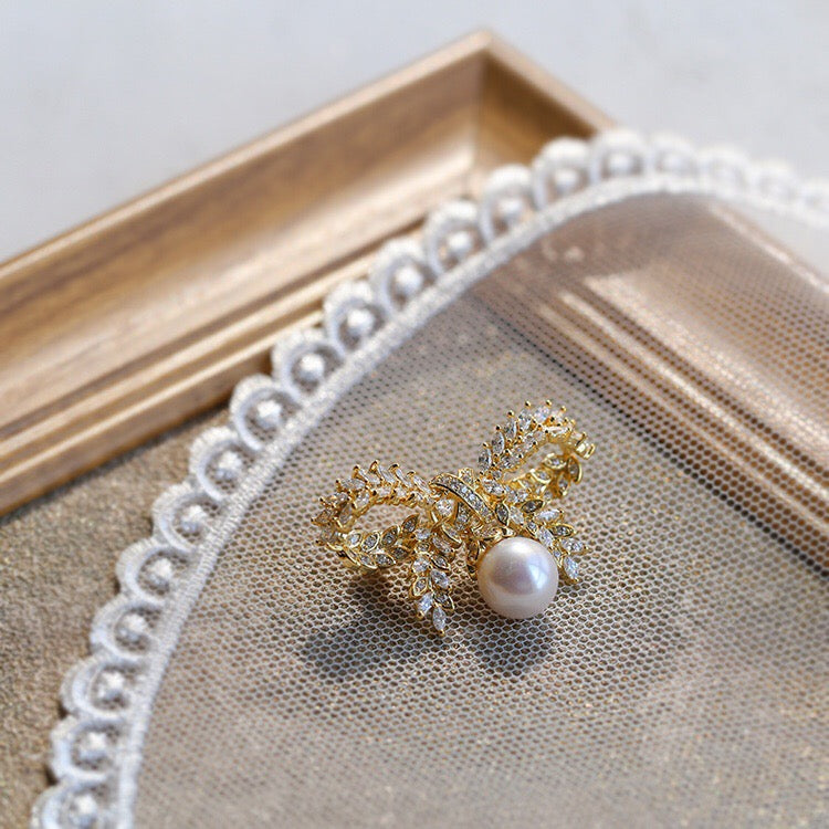 Brooch Flowers & Alice