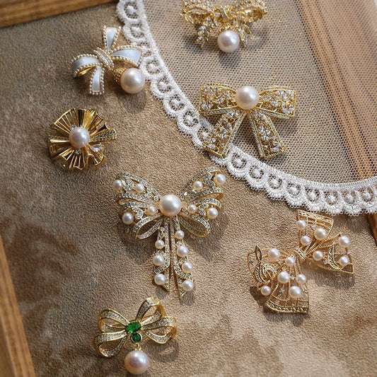 Brooch Flowers & Alice