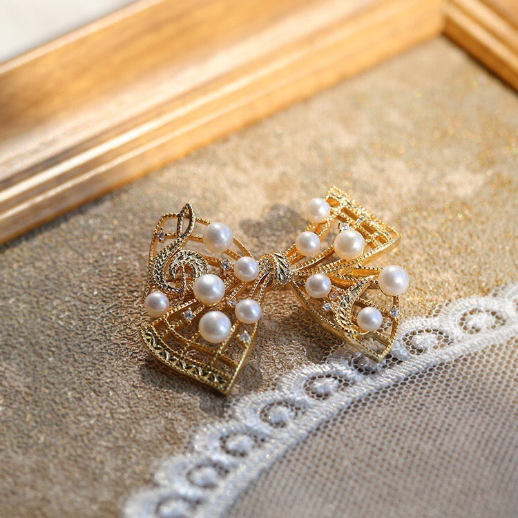 Brooch Flowers & Alice