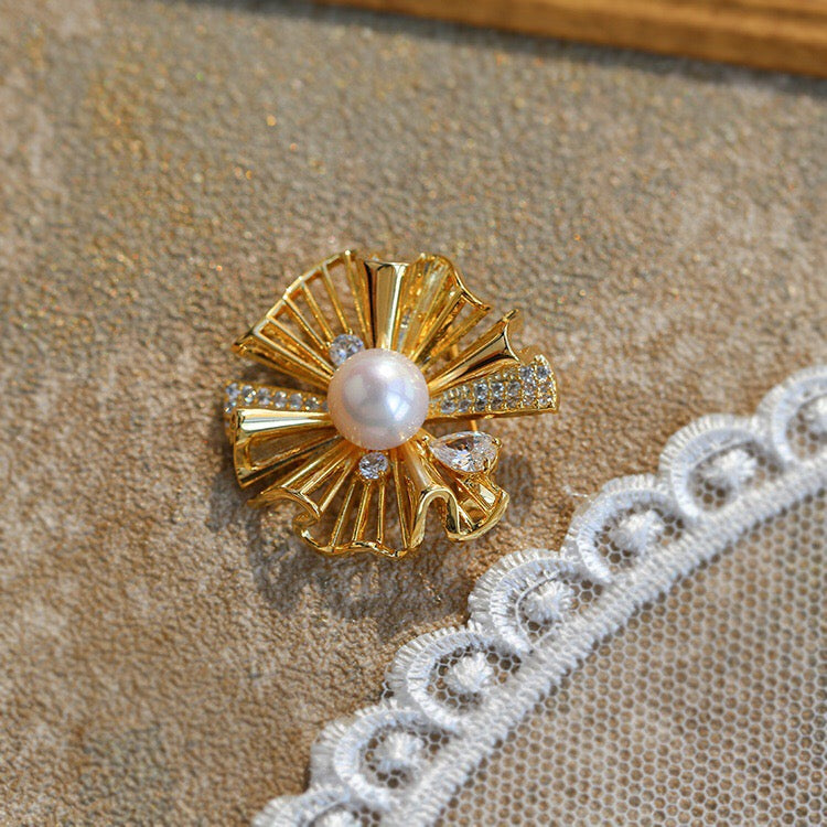 Brooch Flowers & Alice