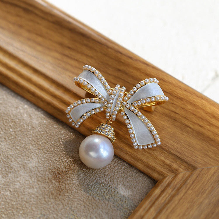 Brooch Flowers & Alice