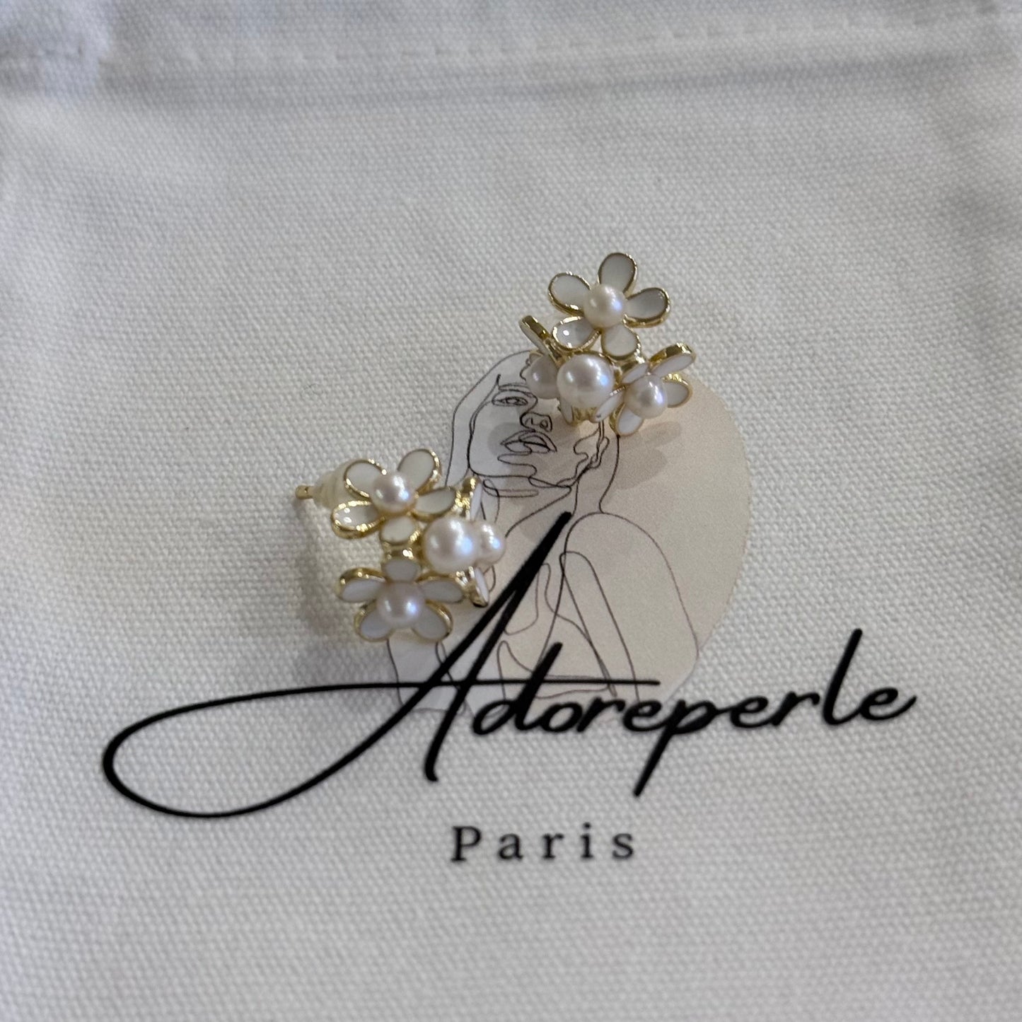 The Marais Collection — Pearl earrings