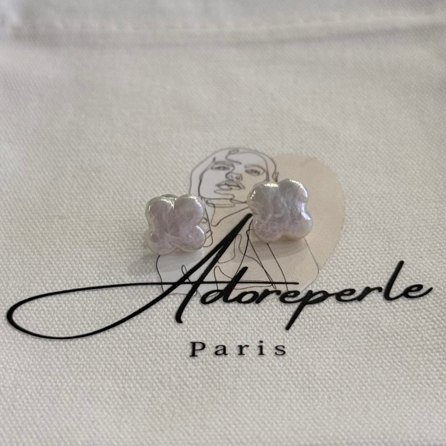 The Marais Collection — Pearl earrings