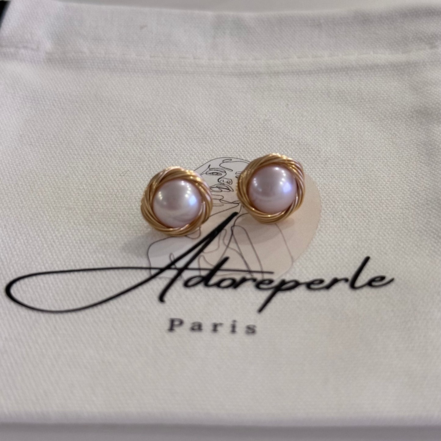 The Marais Collection — Pearl earrings