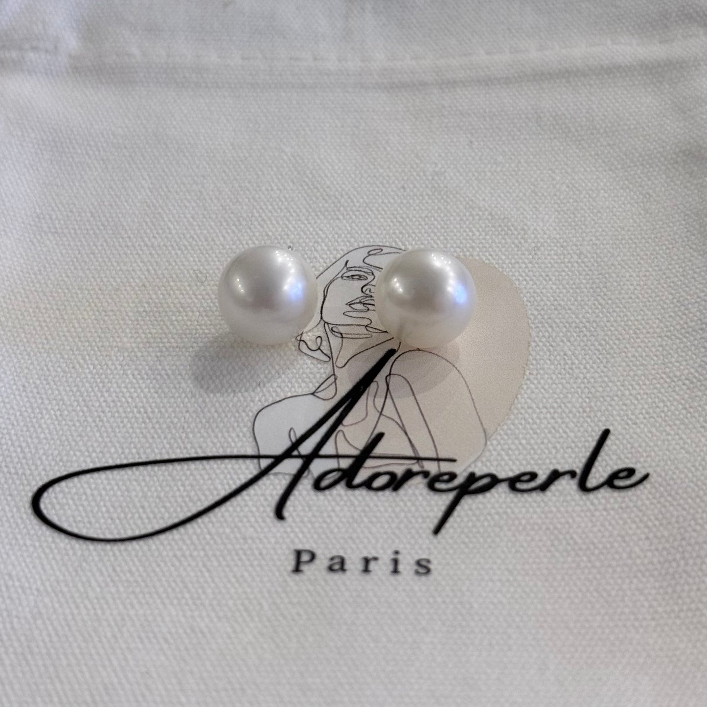 The Marais Collection — Pearl earrings