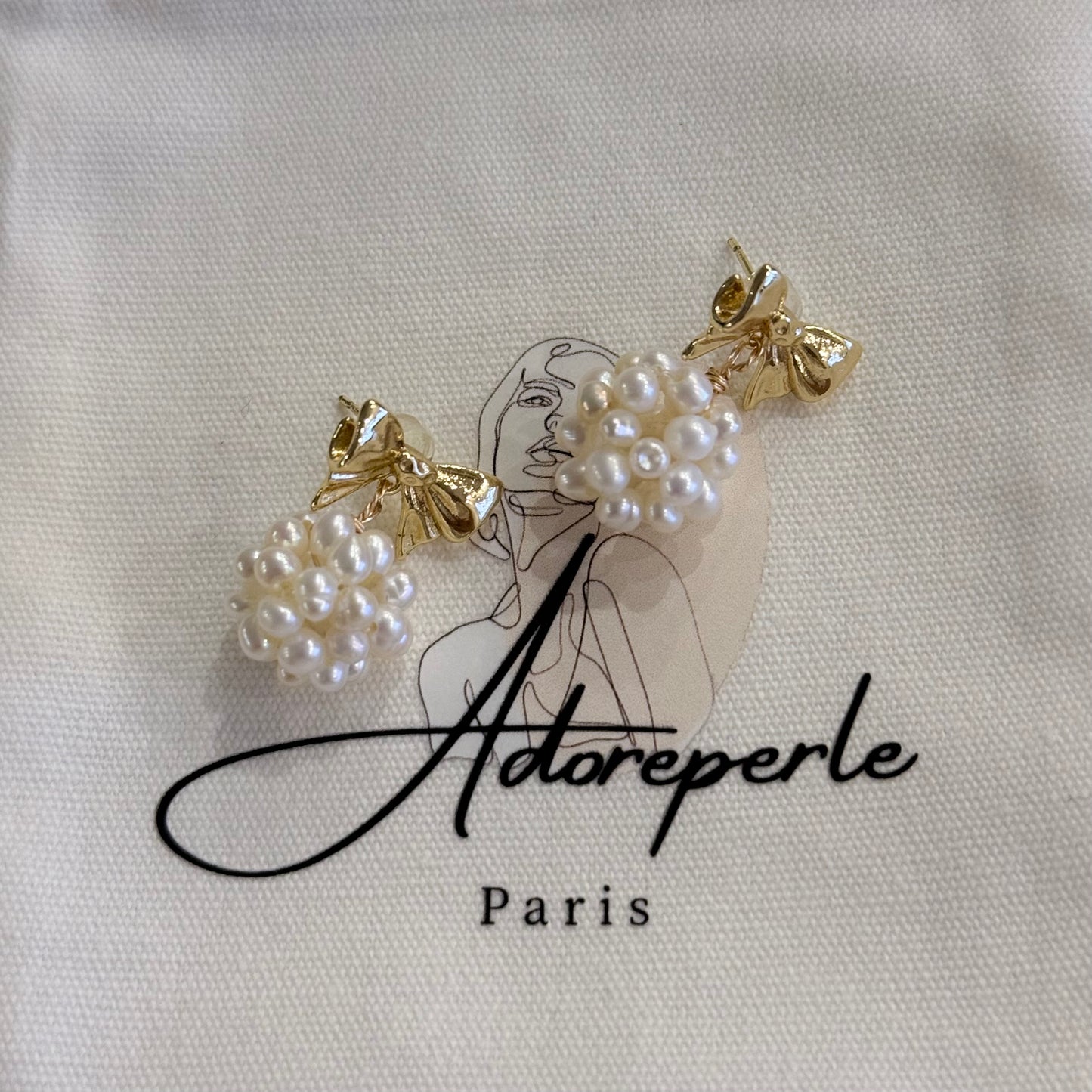 The Marais Collection — Pearl earrings