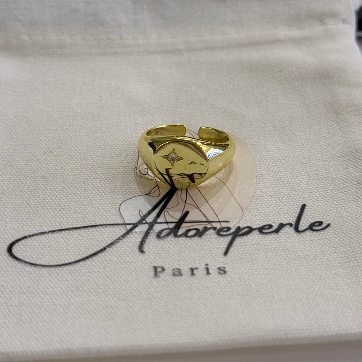 The Marais Collection — Minimalist rings (Gold)