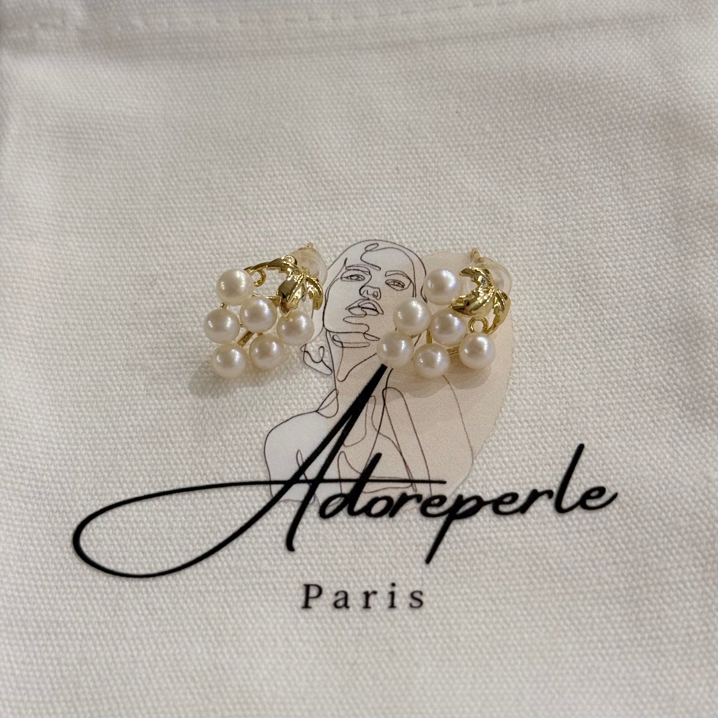 The Marais Collection — Pearl earrings