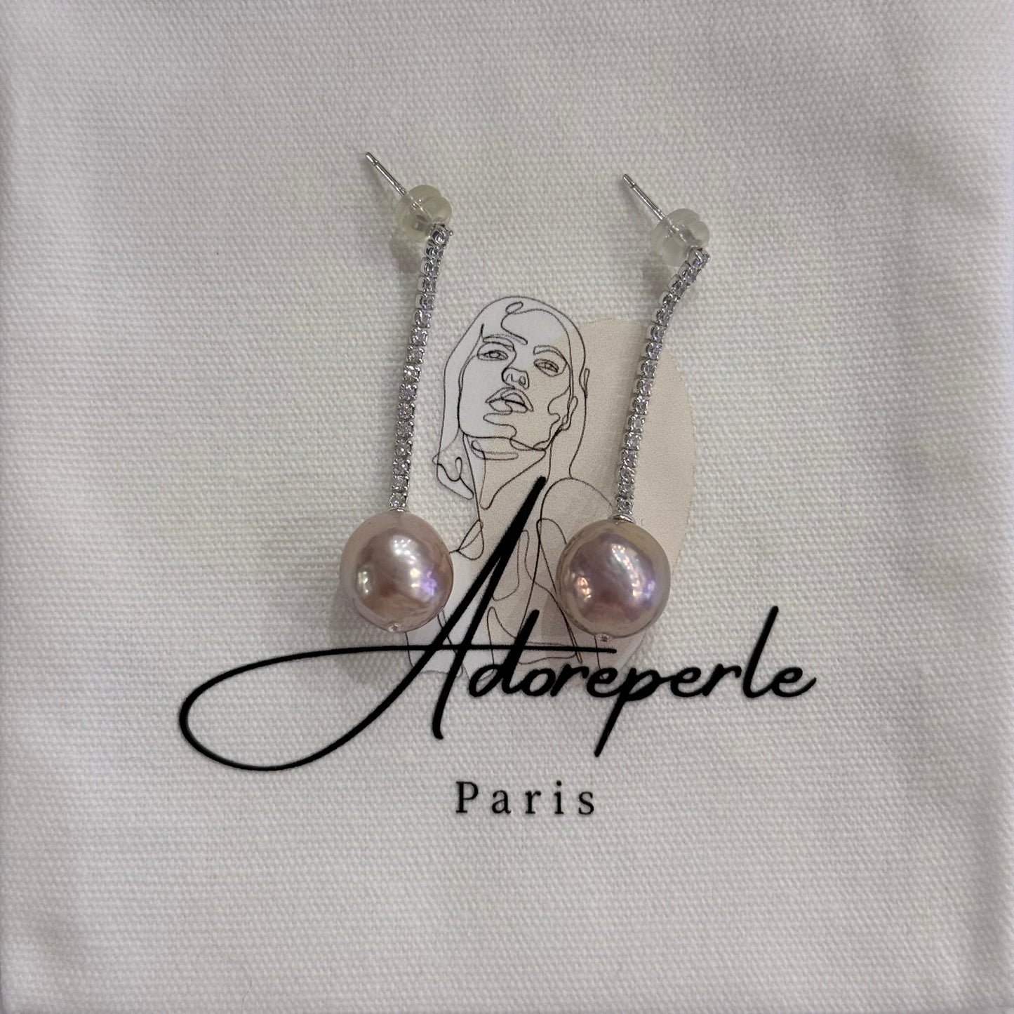 The Marais Collection — Pearl earrings